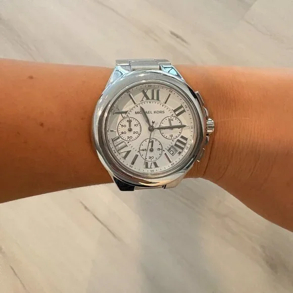 Michael Kors Oversized Silver Watch - Picture 1 of 5